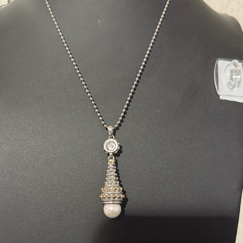 Elegant Silver and Gold Pendant Necklace